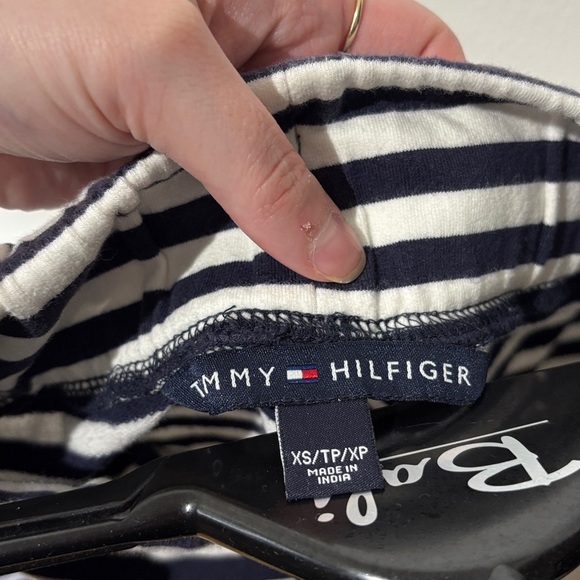 🎉4/30$🎉 Tommy Hilfiger XS STAIN Navy and White Striped Skirt - Picture 8 of 8
